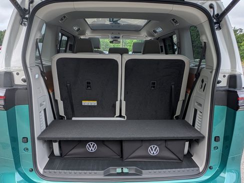 Used 2025 Volkswagen ID. Buzz Pro S Plus RWD image 20