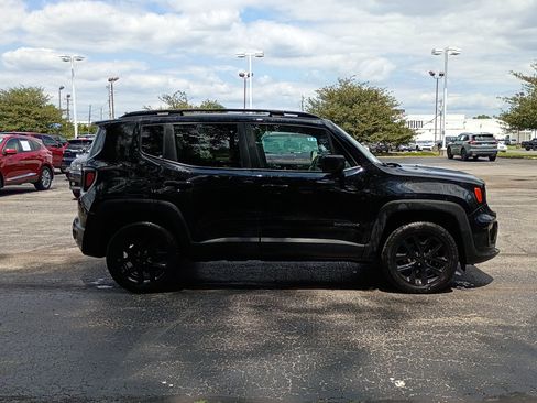 Used 2022 Jeep Renegade Altitude w/ Convenience Group AWD/4WD image 2