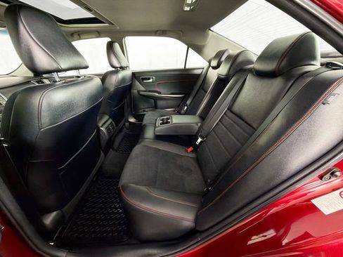 Used 2016 Toyota Camry SE FWD image 25