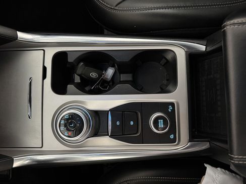 Used 2023 Ford Explorer XLT w/ Equipment Group 202A image 15