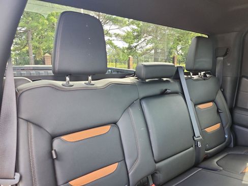 Used 2021 GMC Sierra 1500 AT4 AWD/4WD image 9