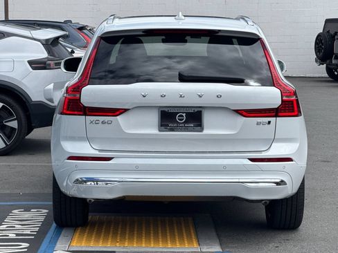 Used 2023 Volvo XC60 B5 Plus w/ Protection Package Premier AWD/4WD image 8