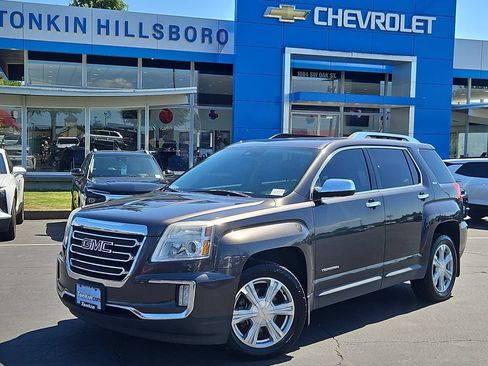 Used 2016 GMC Terrain SLT w/ Driver Alert Package I AWD/4WD image 2