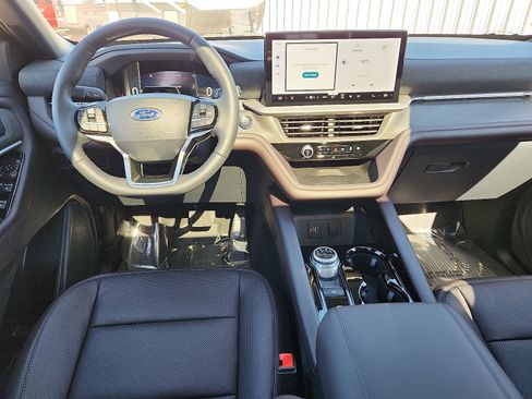 New 2026 Ford Explorer Platinum w/ LUX Leather Package image 10