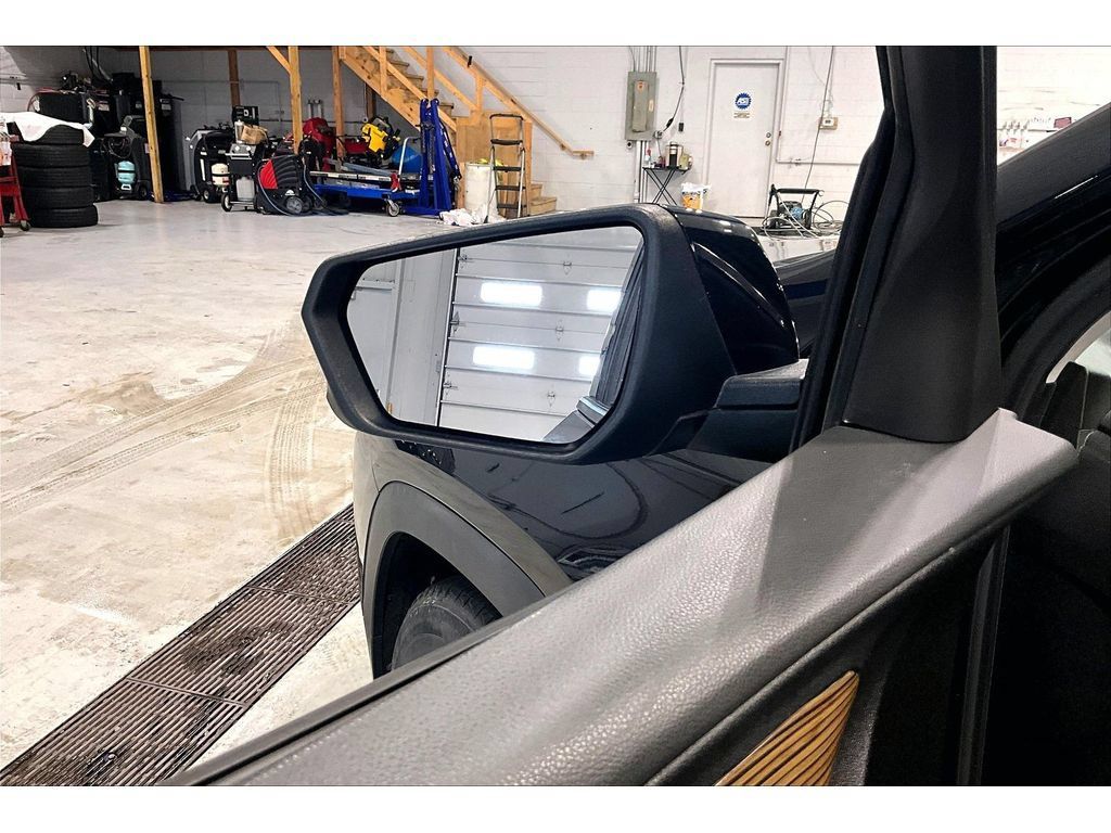 Used 2020 GMC Terrain SLE FWD image 32