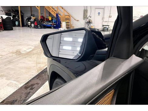 Used 2020 GMC Terrain SLE FWD image 32