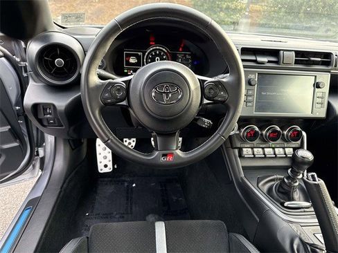 Used 2024 Toyota GR86 Premium image 17