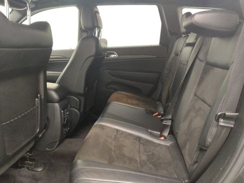 Used 2019 Jeep Grand Cherokee Altitude AWD/4WD image 18