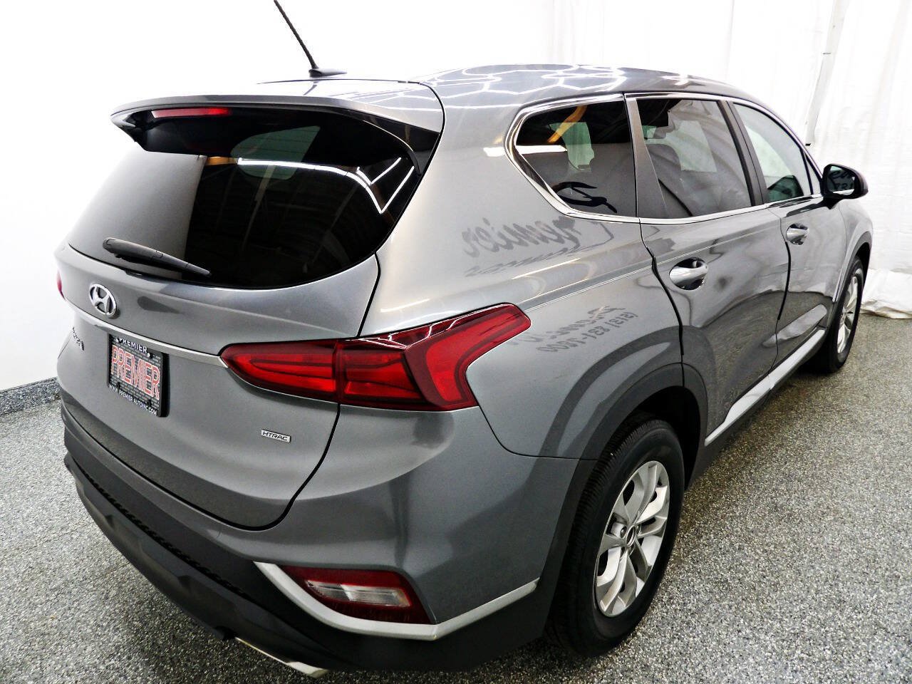 Used 2019 Hyundai Santa Fe SE AWD/4WD image 6