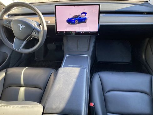 Used 2023 Tesla Model 3 Standard Range image 5