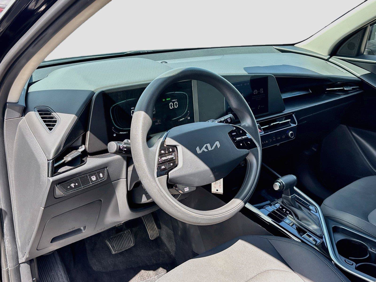 Used 2025 Kia Niro LX FWD image 9