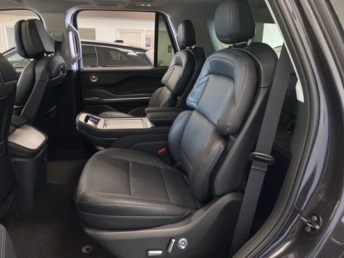 New 2026 Lincoln Navigator Reserve image 12