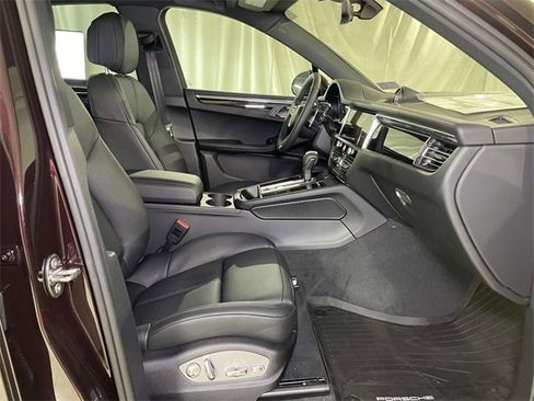 New 2026 Porsche Macan image 23