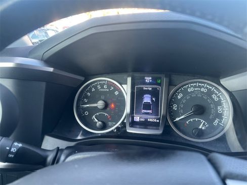 Used 2022 Toyota Tacoma SR5 image 20