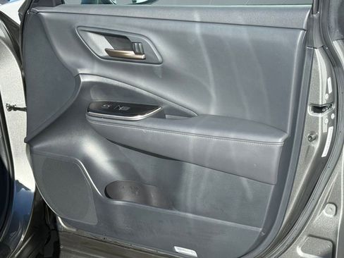 Used 2025 Toyota Crown XLE image 32