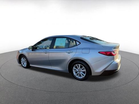 Used 2025 Toyota Camry LE image 10