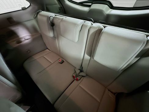 Used 2015 Toyota Highlander XLE FWD image 4