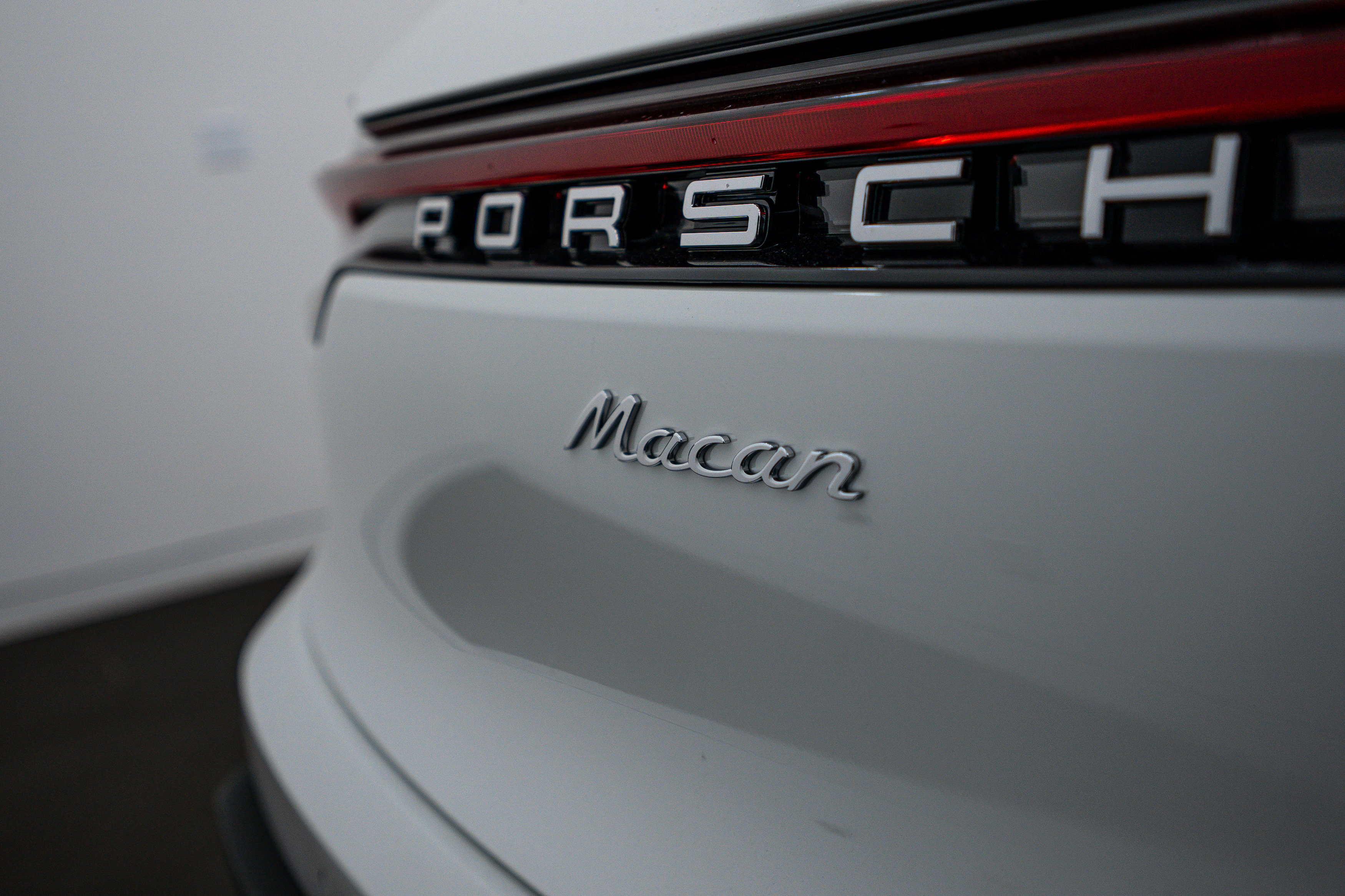 Certified 2026 Porsche Macan AWD/4WD image 26