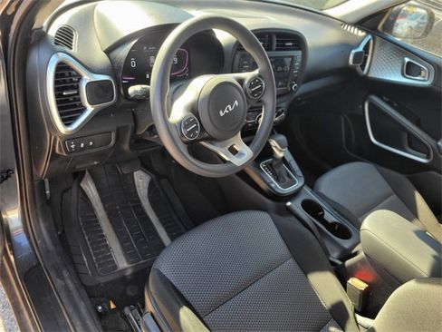 Used 2024 Kia Soul LX w/ Option Group 015 image 17