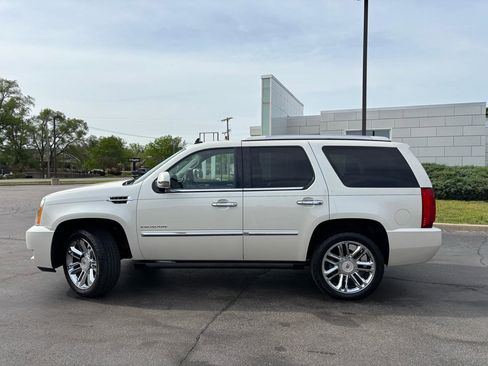 Used 2014 Cadillac Escalade Platinum AWD/4WD image 4