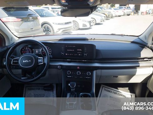 Used 2024 Kia Carnival LX FWD image 20
