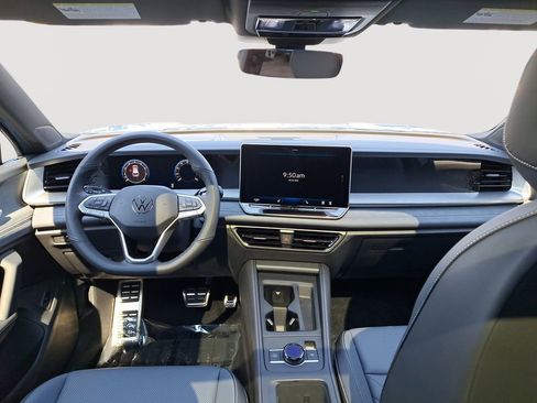 New 2025 Volkswagen Tiguan SE R-Line AWD/4WD image 19