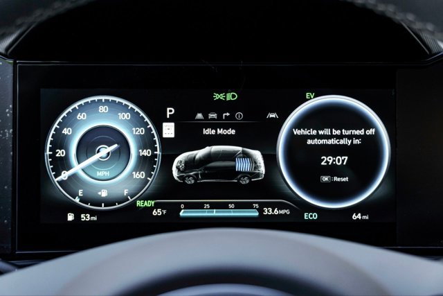 New 2025 Hyundai Elantra SEL FWD image 38