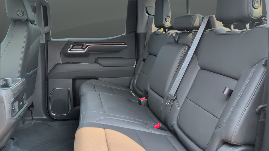 Used 2026 Chevrolet Silverado 1500 LT Trail Boss w/ Convenience Package II AWD/4WD image 23