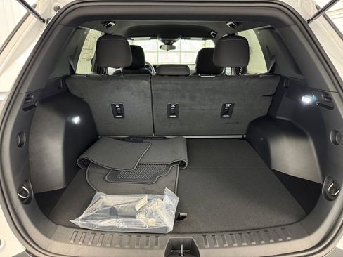 New 2026 Chevrolet Equinox LT image 23