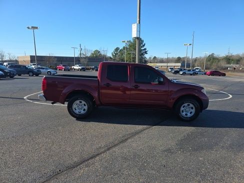 Used 2015 Nissan Frontier S image 2