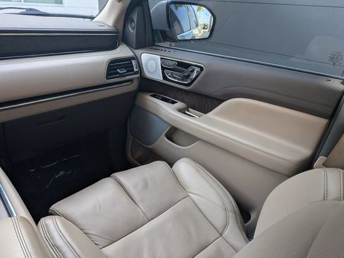 Certified 2024 Lincoln Navigator L Reserve AWD/4WD image 19