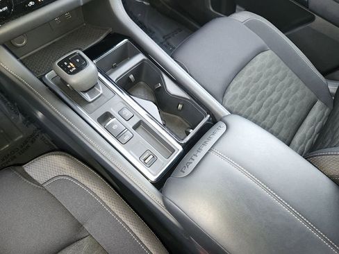 Certified 2025 Nissan Pathfinder SV image 22