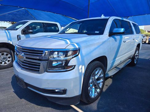 Used 2020 Chevrolet Suburban Premier w/ Premier 6.2L Value Package AWD/4WD image 1