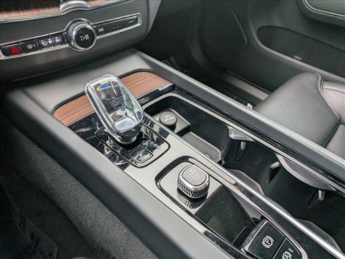 Used 2024 Volvo XC60 T8 Ultimate w/ Protection Package Premier image 11