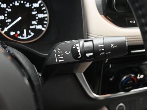 Used 2023 Nissan Rogue SL w/ SL Premium Package FWD image 33