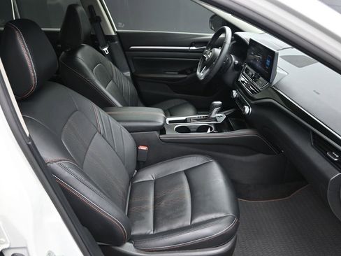 Used 2024 Nissan Altima 2.5 SR w/ SR Premium Package image 36