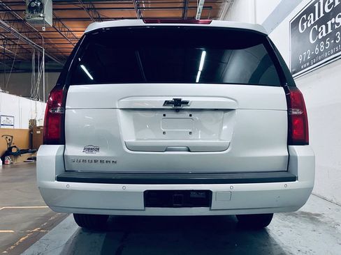 Used 2018 Chevrolet Suburban LT RWD image 4