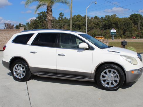 Used 2011 Buick Enclave CXL image 16