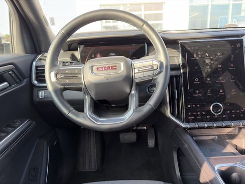 Used 2025 GMC Acadia Elevation image 13