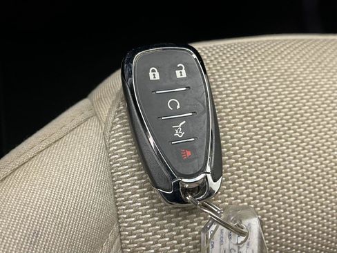 Used 2023 Chevrolet Traverse LT AWD/4WD image 28