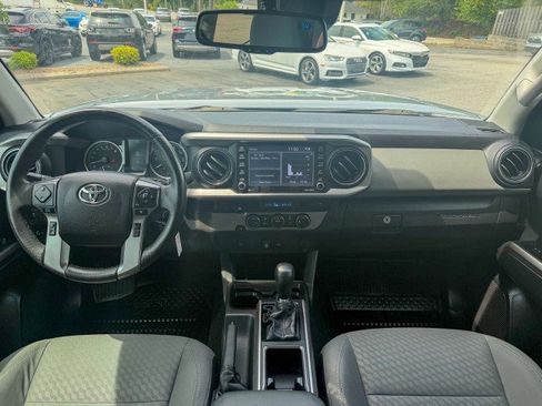 Used 2021 Toyota Tacoma SR5 RWD image 7
