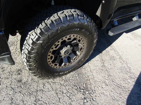 Used 2021 Chevrolet Silverado 2500 Custom w/ Custom Value Package image 33