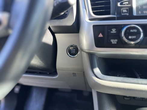 Used 2019 Toyota Highlander Limited image 30