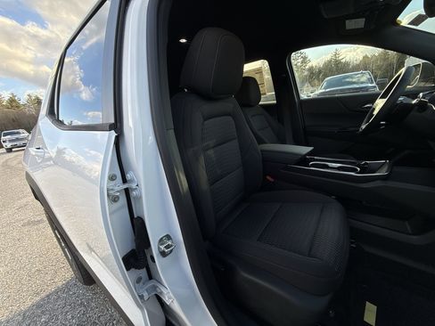 New 2025 Chevrolet Equinox LT w/ Safety and Technology Package image 61