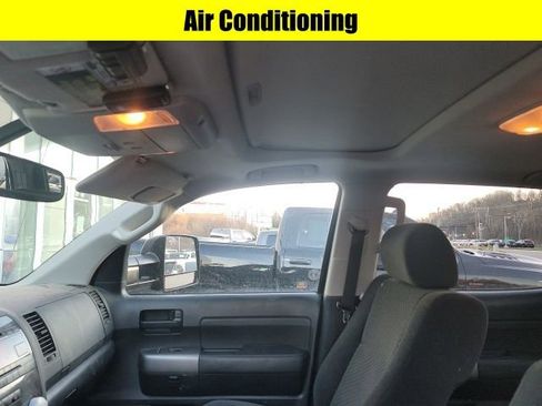 Used 2012 Toyota Tundra 4x4 CrewMax image 11