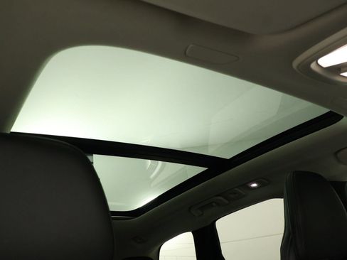 Certified 2024 Volvo XC60 B5 Core AWD/4WD image 23