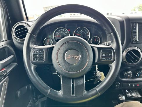 Used 2018 Jeep Wrangler Unlimited Sport w/ Connectivity Group AWD/4WD image 18