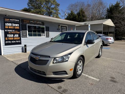 Used 2014 Chevrolet Cruze LT FWD image 1