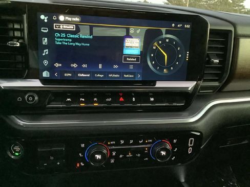 Used 2024 Chevrolet Silverado 1500 High Country w/ Technology Package image 16