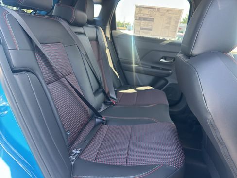 New 2026 Nissan Kicks SR FWD image 18